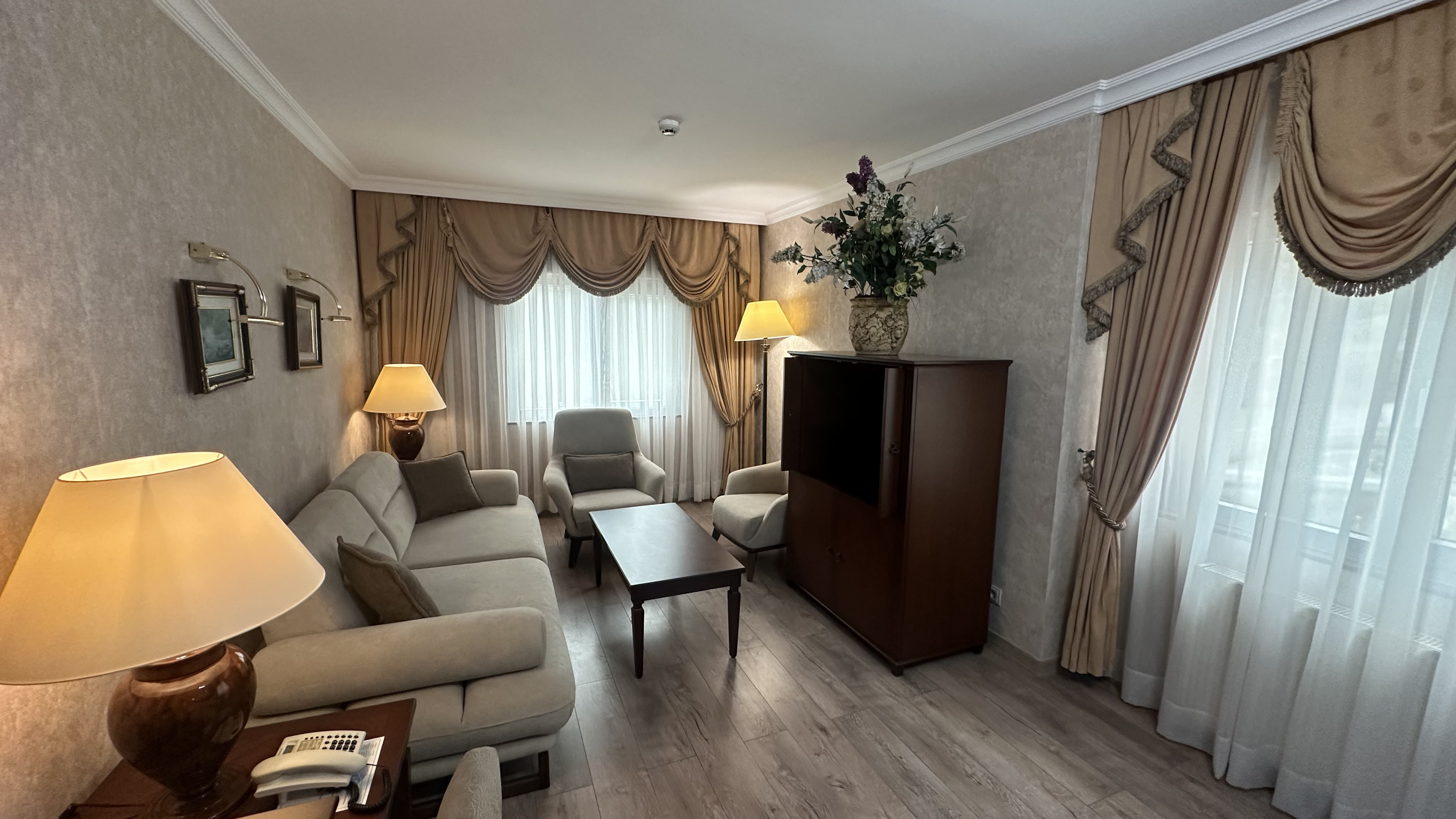 King Suite oda görseli 2